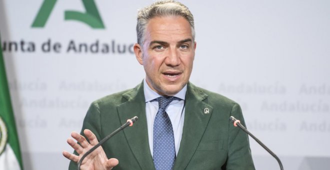 La Junta Electoral apercibe a Bendodo por "vulnerar" como portavoz de la Junta de Andalucía la "neutralidad" en favor del PP
