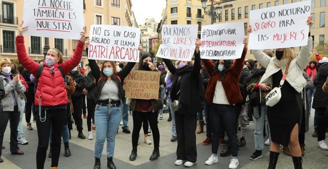 Discotecas de Catalunya repartirán tapas de vasos para evitar agresiones sexuales por sumisión química