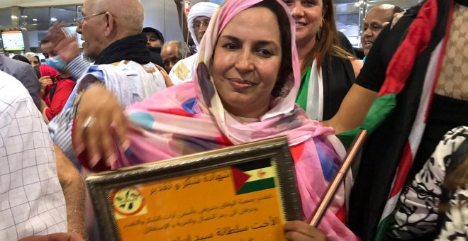 Sultana Jaya llega a Canarias tras más de año y medio arrestada ilegalmente en su casa por Marruecos