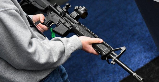Una escuela de Florida sortea rifles y pistolas entre alumnos y maestros