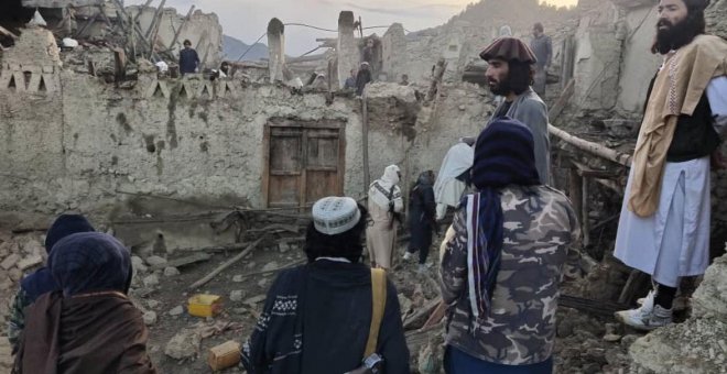 Más de mil muertos en un terremoto de intensidad 5,9 en Afganistán