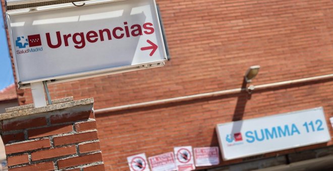 Bajas y ansiedad entre los médicos de urgencias al notificar Ayuso de madrugada los cambios de centros y horarios