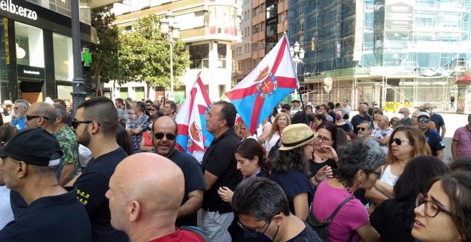 Castilla y León estalla contra la gestión de los incendios: "Mañueco y Quiñones, a los tiburones"