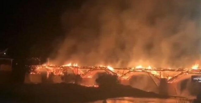 Un incendio destruye el puente de madera más largo de China, de 900 años