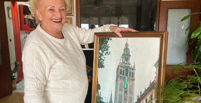 Eligia Lorenzo, la mujer que cosió la bandera andaluza que ondeó en la Giralda en 1977: "Hace falta coraje y memoria"