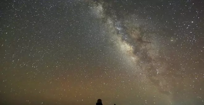 ¿Se va a quedar el cielo sin estrellas? La contaminación lumínica se duplica en menos de diez años