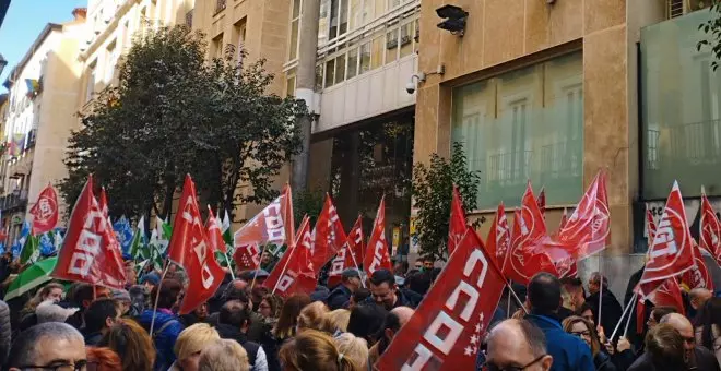 Los sanitarios avivan la presión contra Ayuso ante su inmovilismo para mejorar sus condiciones