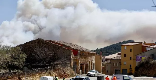 El incendio de Villanueva de Viver afecta ya a 4.300 hectáreas en un perímetro de 50 kilómetros