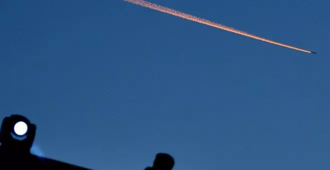 "Nos fumigan": radiografía de los 'chemtrails', la conspiración sobre avionetas que disuelven nubes y fomentan la sequía