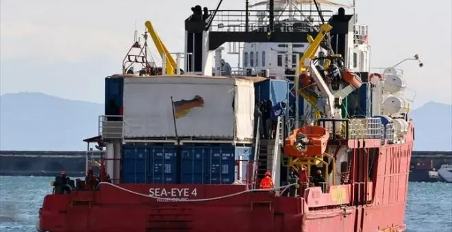Lampedusa recibe a 600 migrantes en 24 horas mientras Meloni bloquea a dos barcos