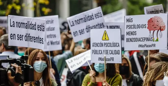 Educadores y sanitarios triplican las bajas laborales por problemas de salud mental en siete años