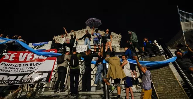 Primer cacerolazo a Milei: Argentina sale a la calle contra el 'decretazo'