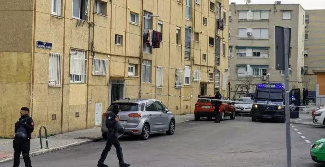 La Policía utiliza un amplio despliegue para desalojar el centro social La Bankarrota