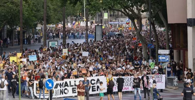 Unas 10.000 personas protestan en Palma contra el turismo masivo y por una vivienda digna