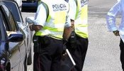 Cuatro asaltantes secuestran a una pareja en su casa de Cambrils para robarles