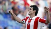 Aduriz alimenta una polémica que no cesa