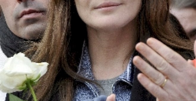 'Comme si de rien n'etait' será el nuevo disco de Bruni, Primera Dama de Francia