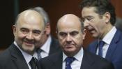 Bruselas pide más ajustes a España para cumplir el déficit y Guindos ve "suficientes" los actuales