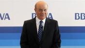 El presidente del BBVA se sube el sueldo y gana 5,16 millones en 2013