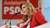 Susana Díaz: "Estoy tan lejos del PP como de Podemos"