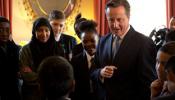 Cameron quiere endurecer las leyes de inmigración para expulsar a "mendigos" y "estafadores"