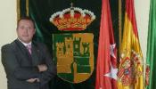 Dimite el alcalde de Serranillos pillado 'in fraganti' esta mañana sacando documentación