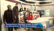 Activistas por la renta básica interrumpen los informativos de TVE Extremadura