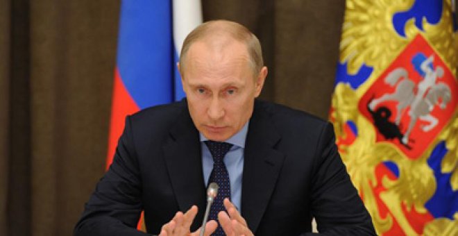 La Unión Europea baraja una lista de unos 120 oficiales rusos para imponer sanciones