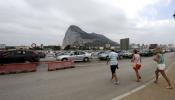 Gibraltar denuncia que los controles siguen una pauta para lograr su "estrangulamiento económico"