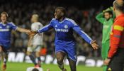 Demba Ba mete al Chelsea en semifinales con un gol al filo del minuto 90