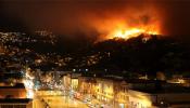 Un voraz incendio en la ciudad chilena de Valparaíso deja 12 muertos y miles de evacuados