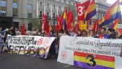 Miles de personas marchan en Madrid por la III República