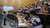 Educación incumple el plazo para notificar a los alumnos la cuantía de sus becas