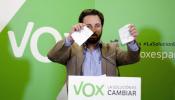 Mas llama a reforzar en las urnas el proceso soberanista mientras Vox rompe una papeleta de la consulta