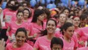 Más de 30.000 corredoras contra el cáncer de mama en la Carrera de la Mujer de Madrid