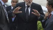 Rajoy equipara bipartidismo y "progreso" y elogia a Rubalcaba