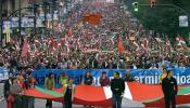 Unas 60.000 personas, apuntadas en la cadena humana por el derecho a decidir de Euskadi