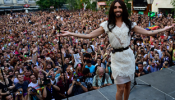 Chueca protesta contra Ana Botella