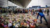 Forenses holandeses investigan los restos de las víctimas del avión de Malaysia Airlines