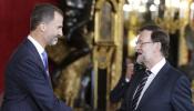 Rajoy se defiende con el argumento de que el ébola es nuevo para Occidente