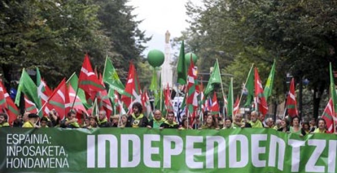Los partidos esperan un nuevo paso de ETA tras la conferencia de paz