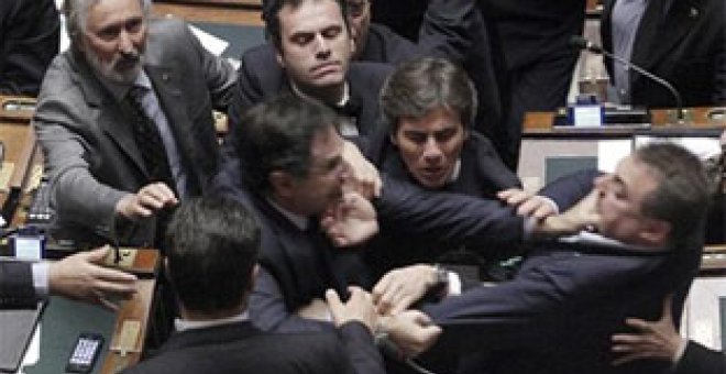 Tensión entre los diputados italianos en el Parlamento