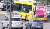 Los anuncios de burdeles se bajan del autobús