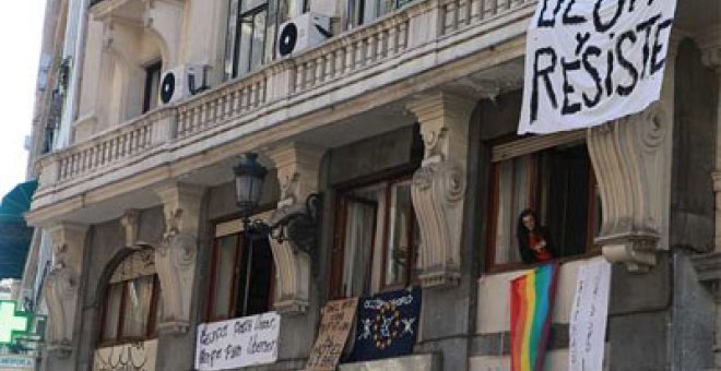 Cabreados por el hotel de los indignados