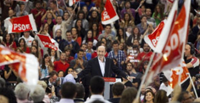 Rubalcaba pide a los militantes que busquen los votos casa por casa