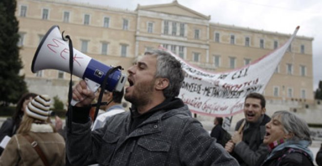 El nuevo Gobierno griego se enfrenta a las primeras grietas