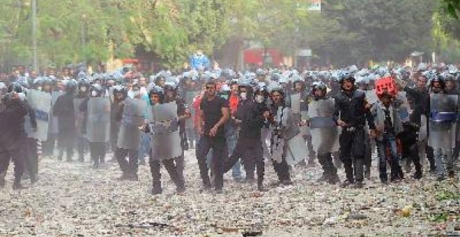 Al menos 16 muertos en otra noche de represión en la plaza Tahrir