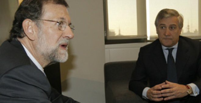 Rajoy se reúne con el vicepresidente de la CE pero sigue sin hablar