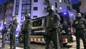 Los Mossos desalojan un edificio ocupado por el 15-M