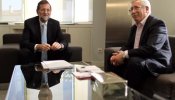 Rajoy pide a sindicatos y patronal que pacten ya la reforma laboral